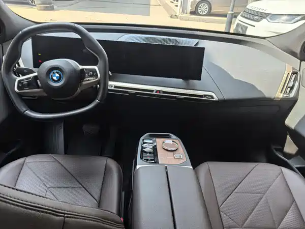 BMW iX 2023
