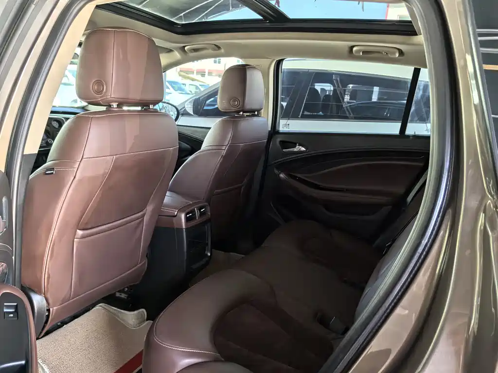 Buick Envision Plus 2016 — фото 9