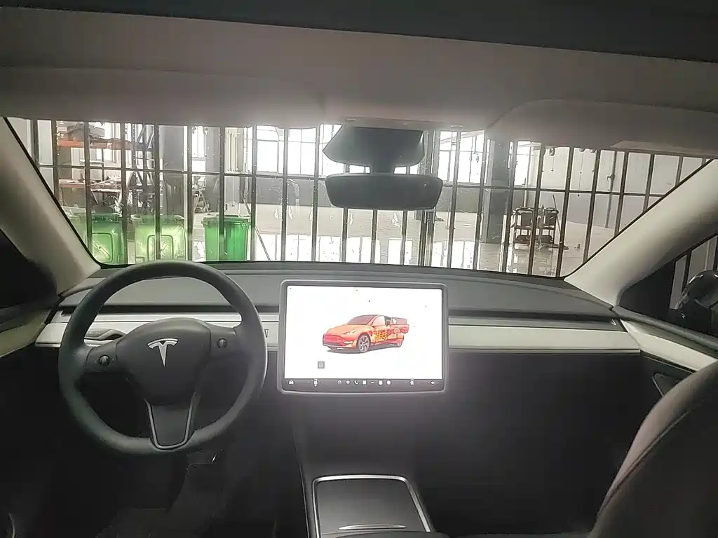 Tesla Model Y 2024 — фото 15