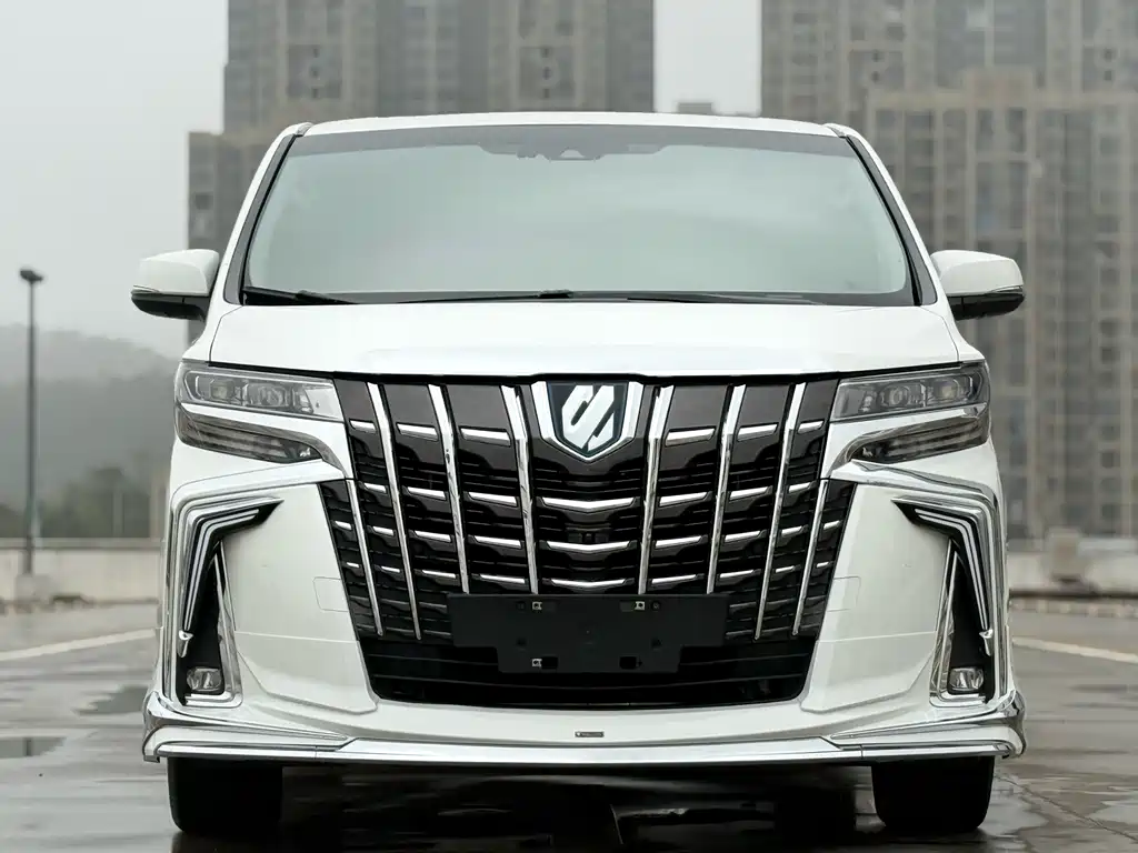 Toyota Alphard 2023 — фото 3