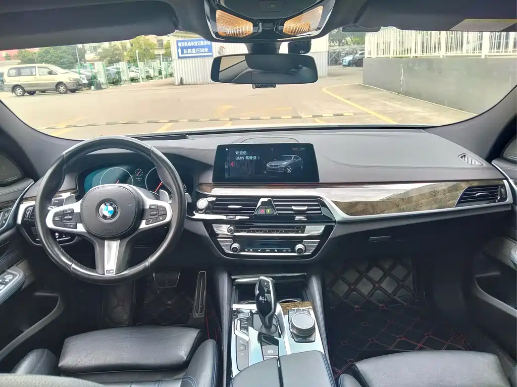 BMW 6 Series GT 2019 — фото 12