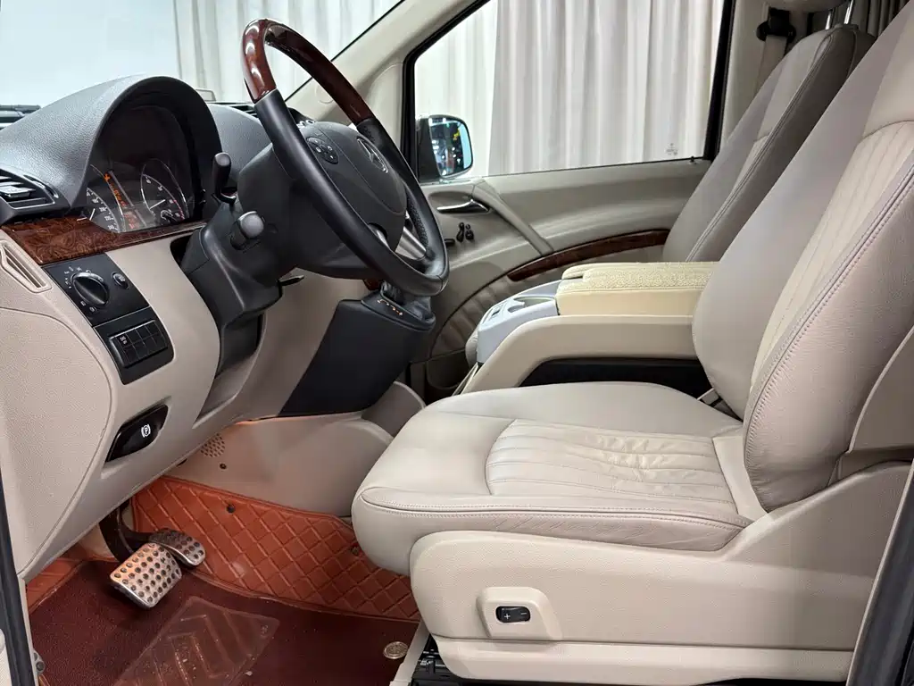 Mercedes-Benz Viano 2015 — фото 15