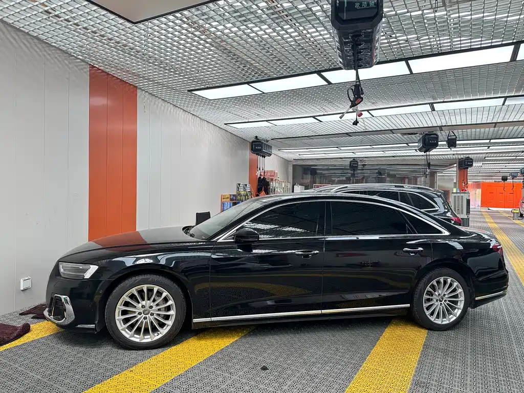 Audi A8 2020 — фото 2