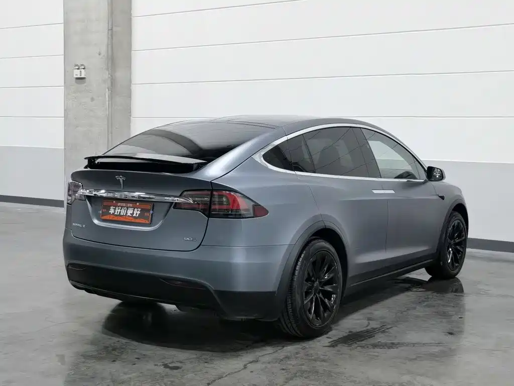 Tesla Model X 2017 — фото 2