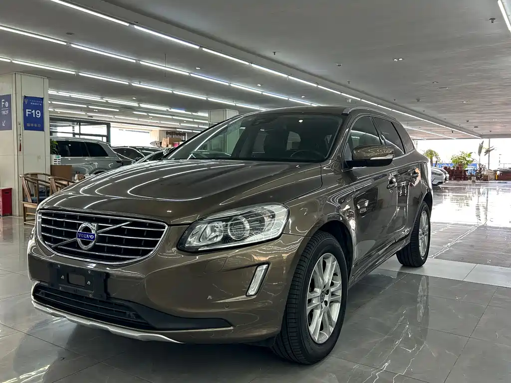 Volvo XC60 2015 — фото 1