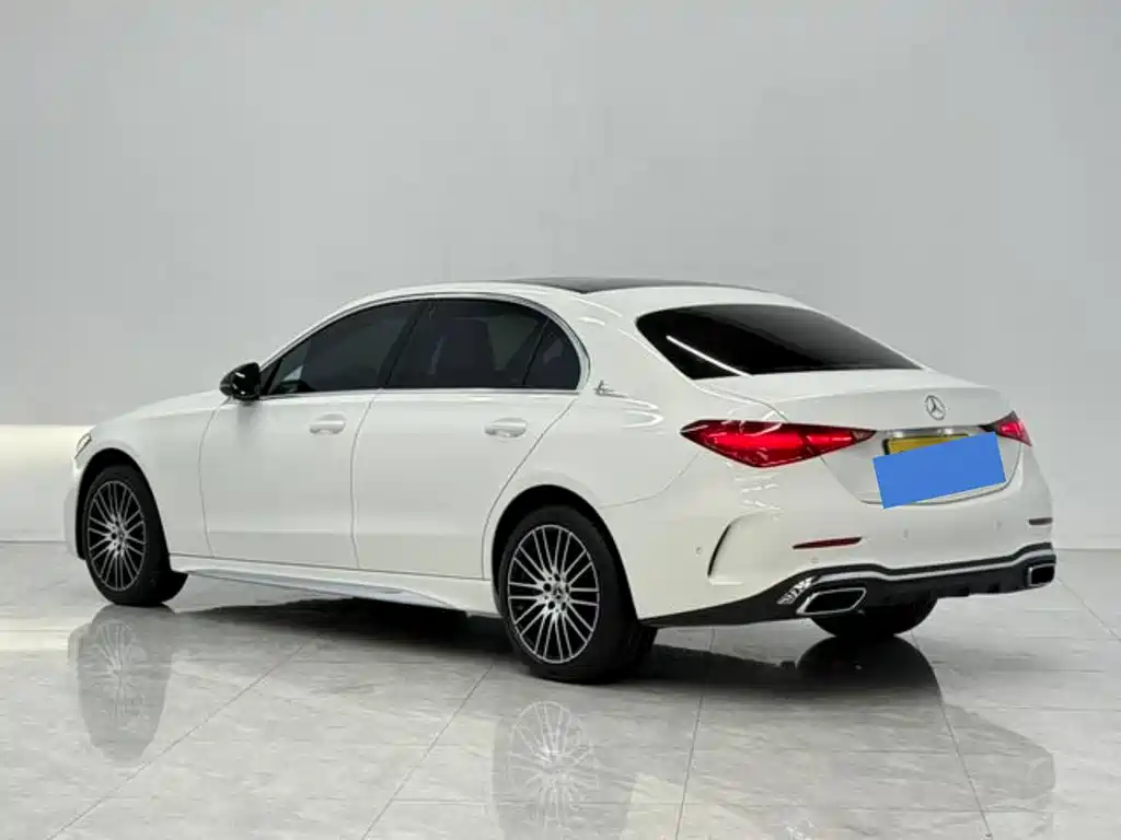 Mercedes-Benz C-Class 2023 — фото 16