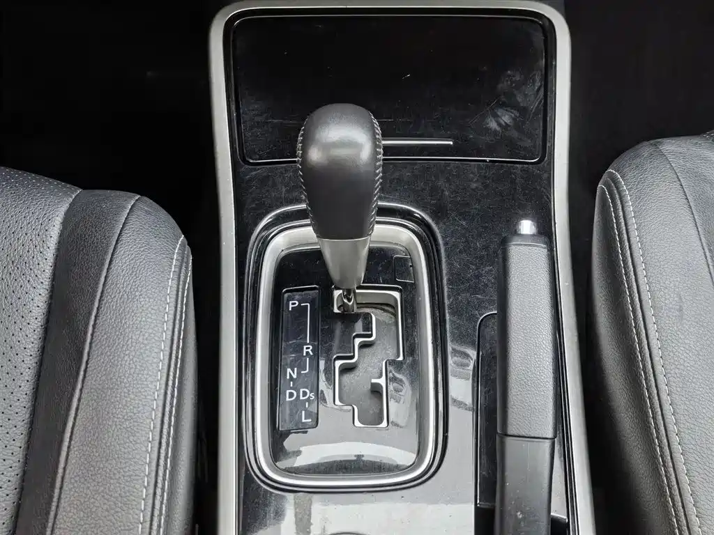 Mitsubishi Outlander 2018 — фото 13