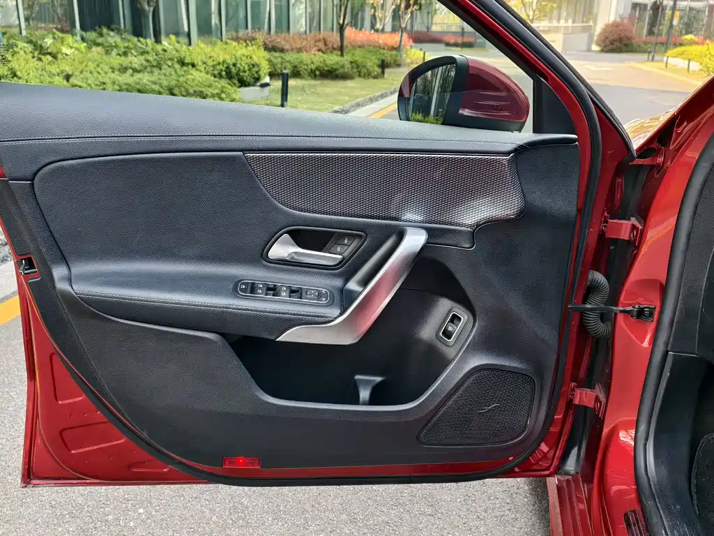 Mercedes-Benz A-Class 2019 — фото 25