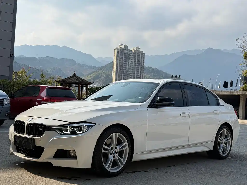 BMW 3 Series 2019 — фото 1