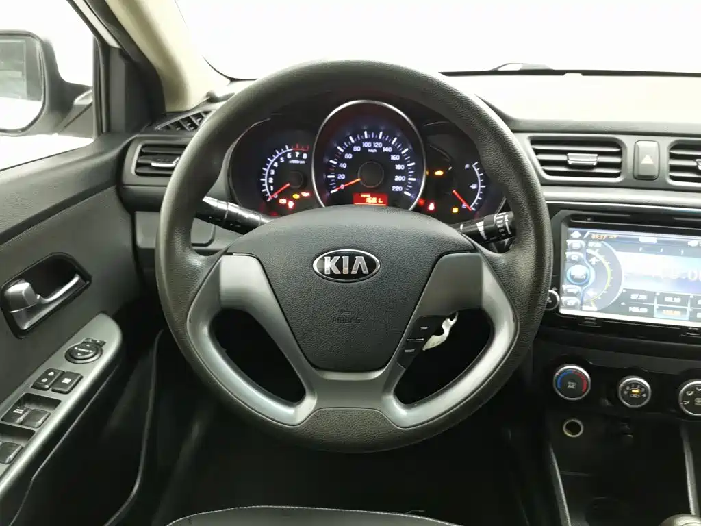 Kia K2 2015 — фото 11