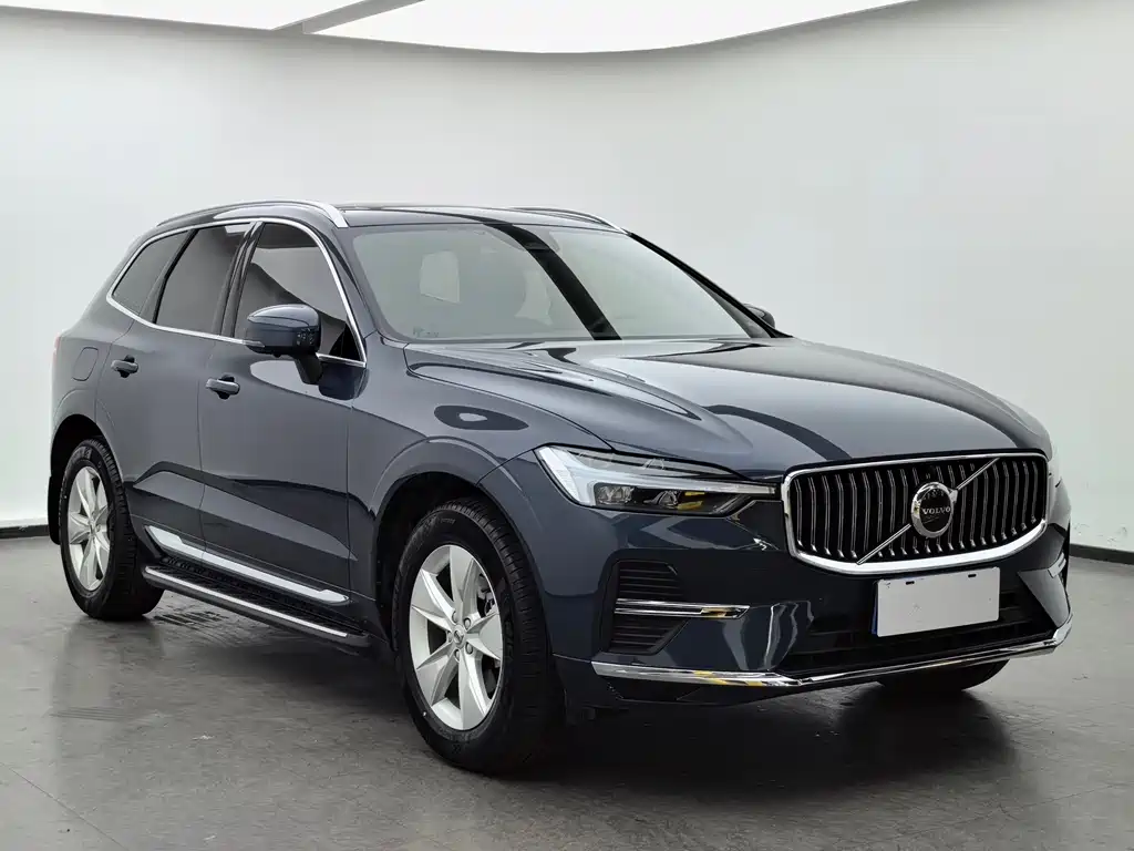 Volvo XC60 2022 — фото 3