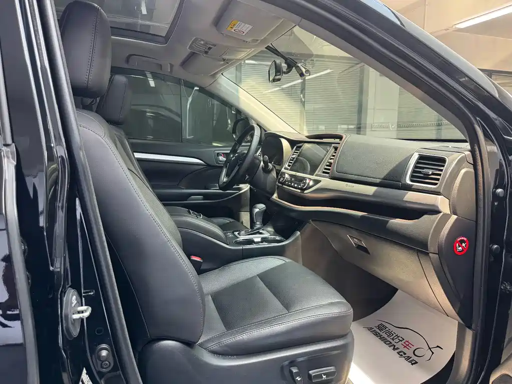 Toyota Highlander 2017 — фото 12