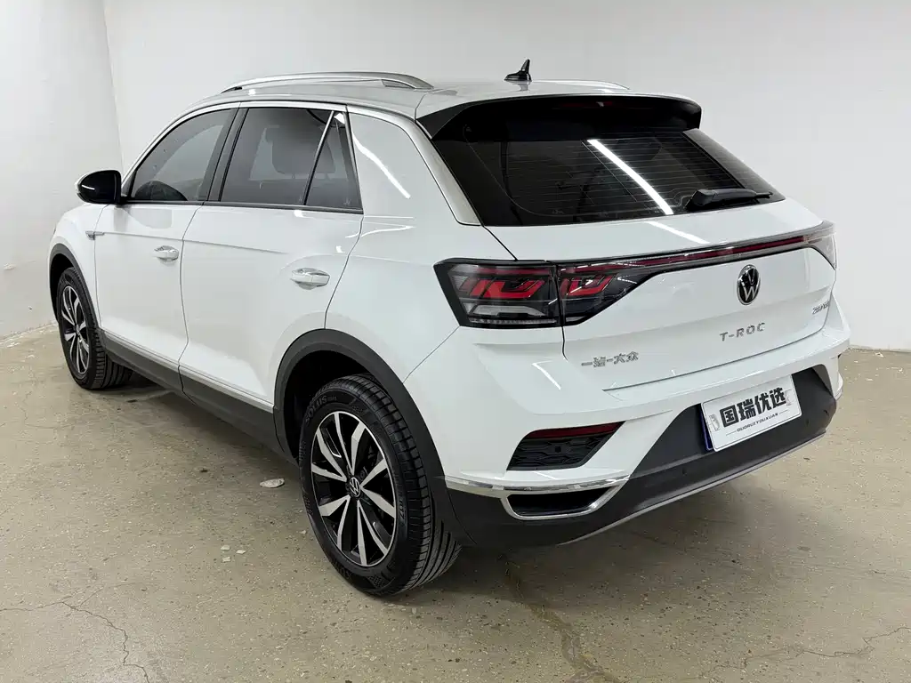 Volkswagen T-Roc 2023 — фото 6