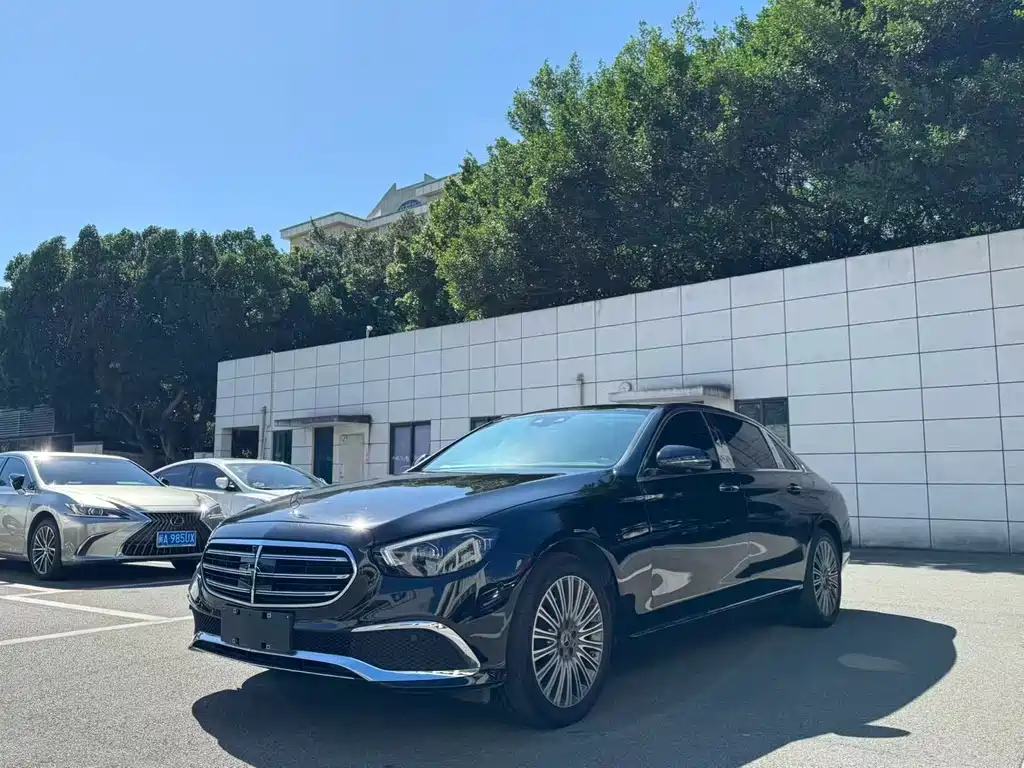 Mercedes-Benz E-Class 2022 — фото 1