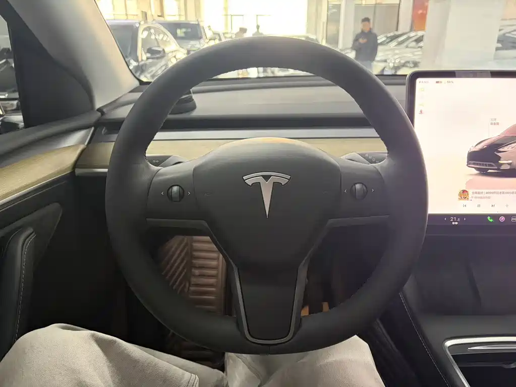 Tesla Model Y 2023 — фото 13
