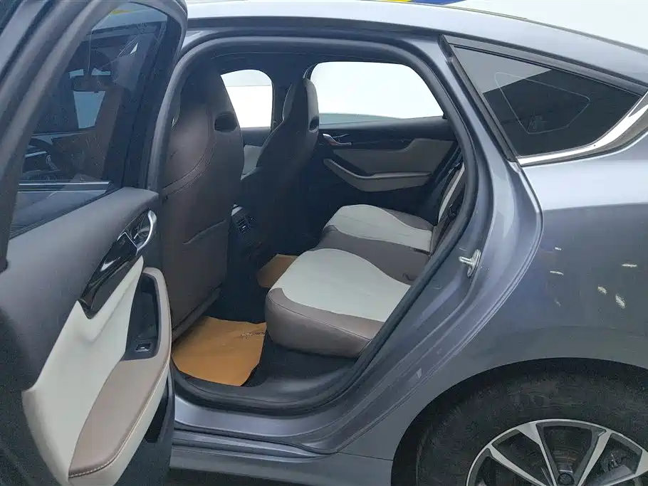 BYD Qin PLUS 2023 — фото 11