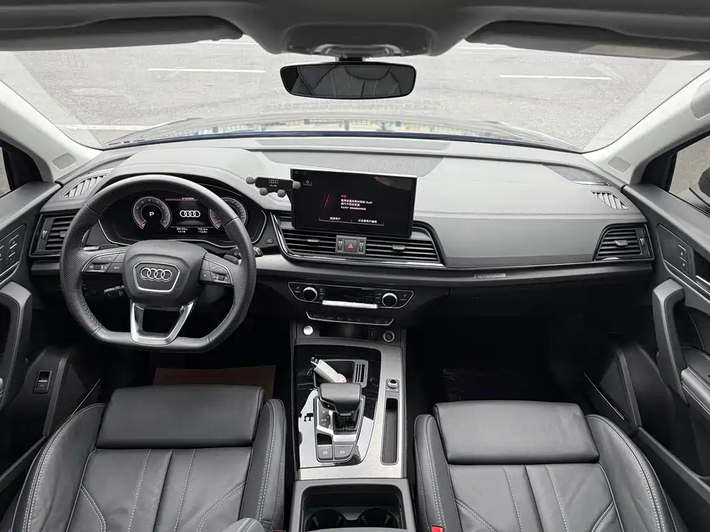 Audi Q5L 2023 — фото 12