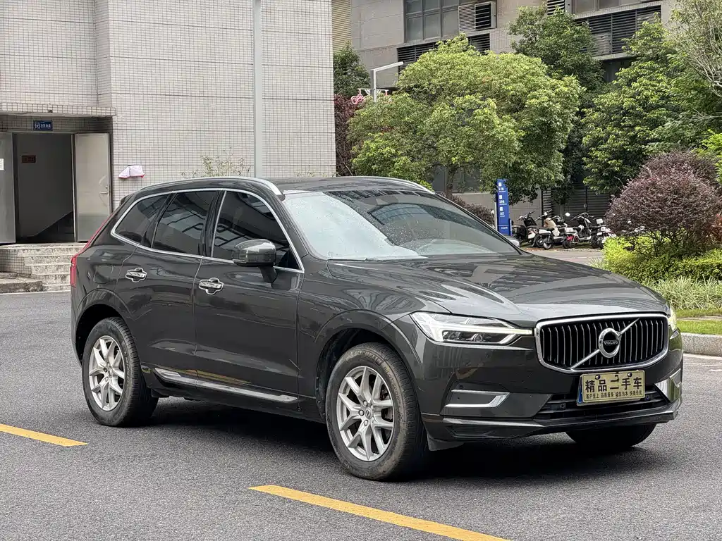 Volvo XC60 2020 — фото 2
