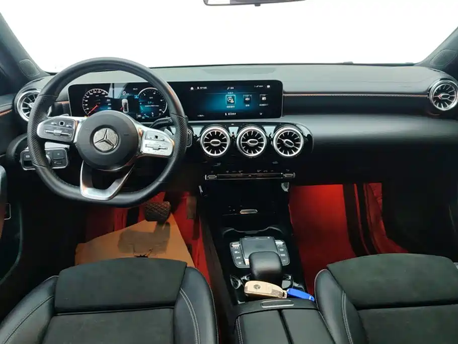 Mercedes-Benz A-Class 2020 — фото 12