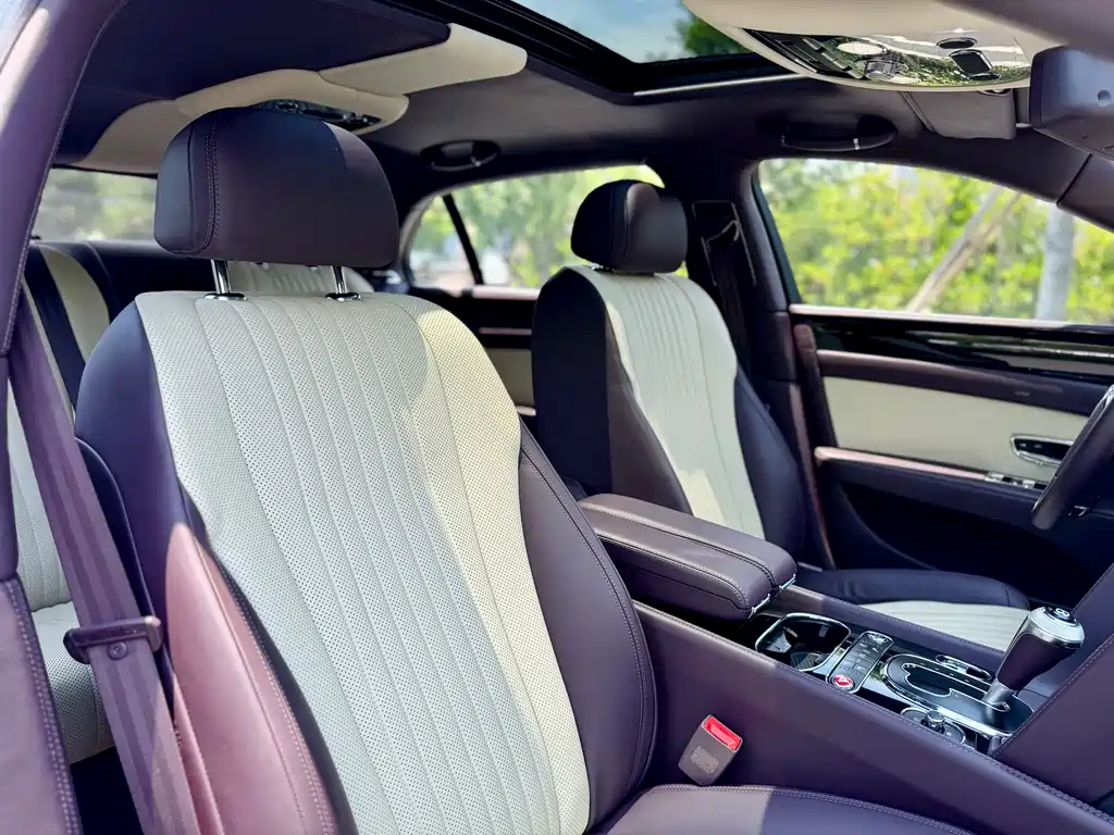 Bentley Flying Spur 2020 — фото 19