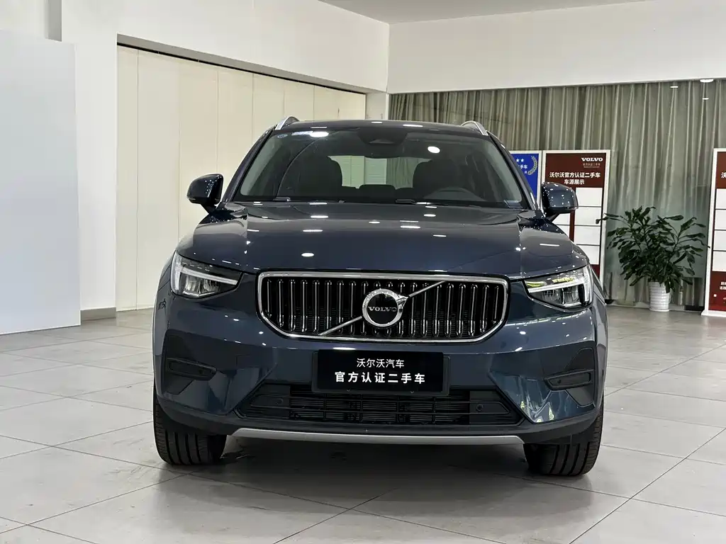 Volvo XC40 — фото 2