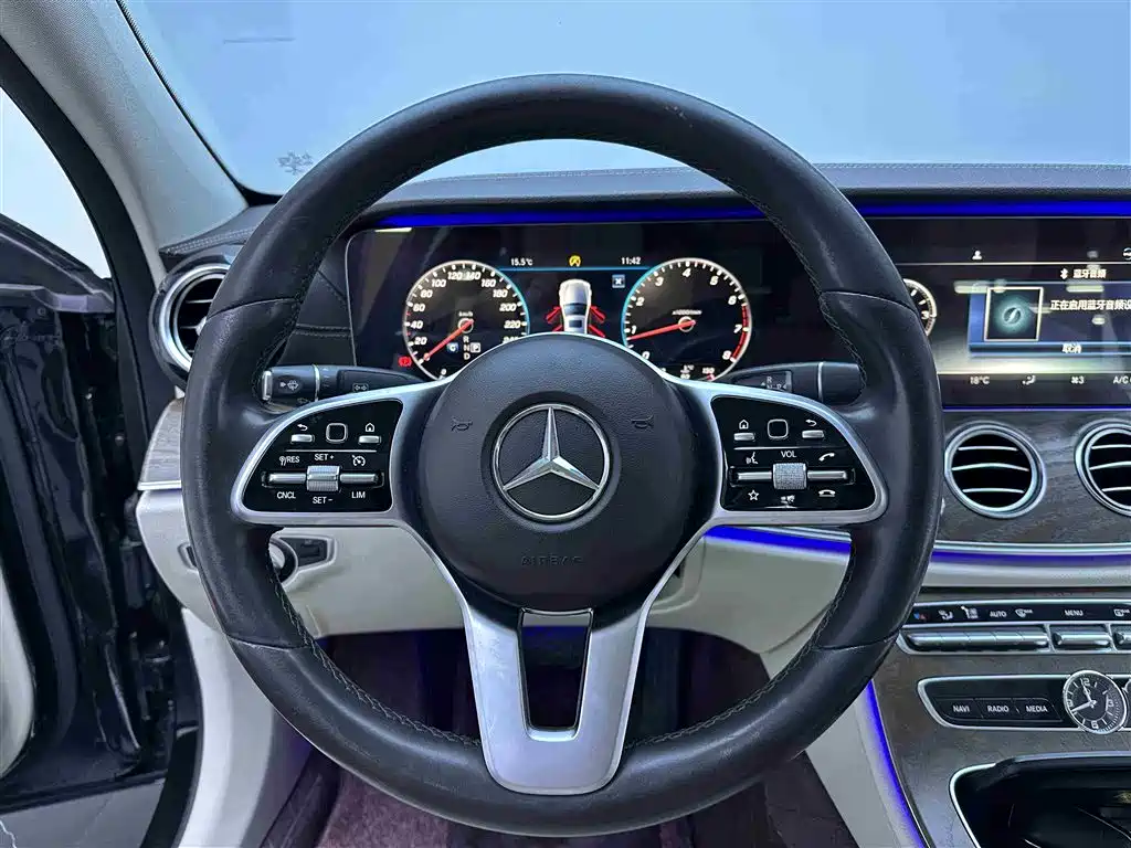 Mercedes-Benz E-Class 2019 — фото 15