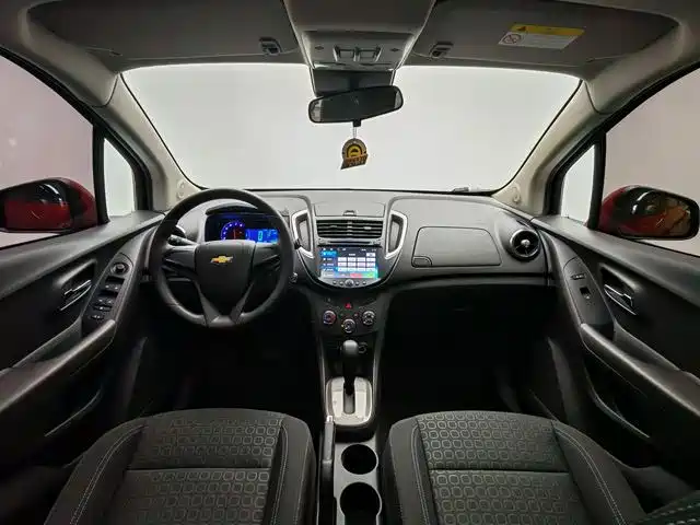 Chevrolet Trax 2016 — фото 12