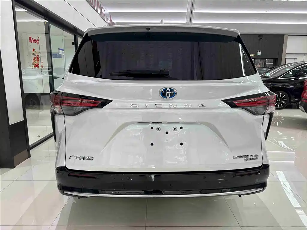 Toyota Sienna 2023 — фото 20