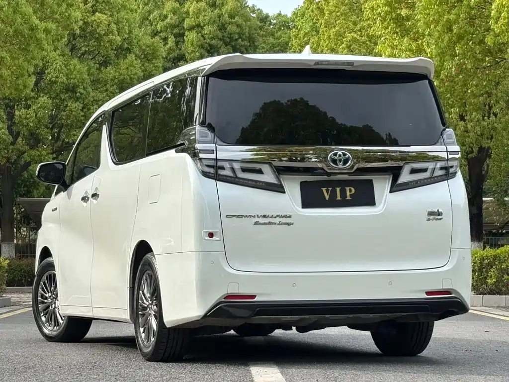 Toyota Vellfire 2023 — фото 4
