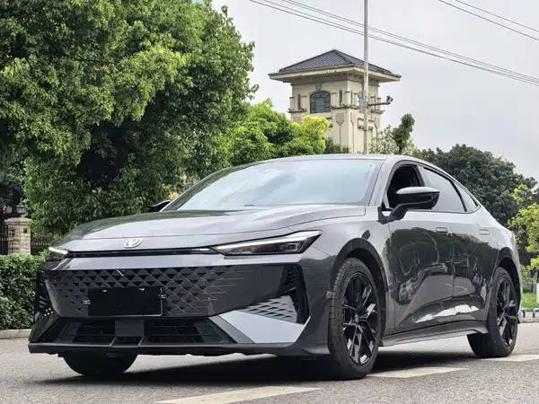 Changan UNI-V 2024