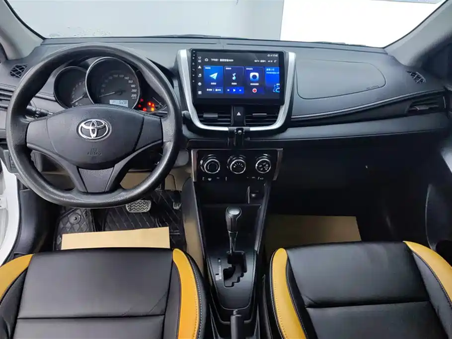 Toyota Yaris L 2021 — фото 12