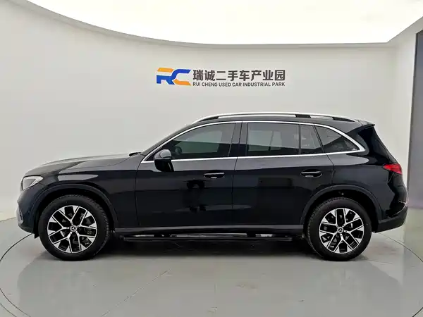 Mercedes-Benz GLC 2023