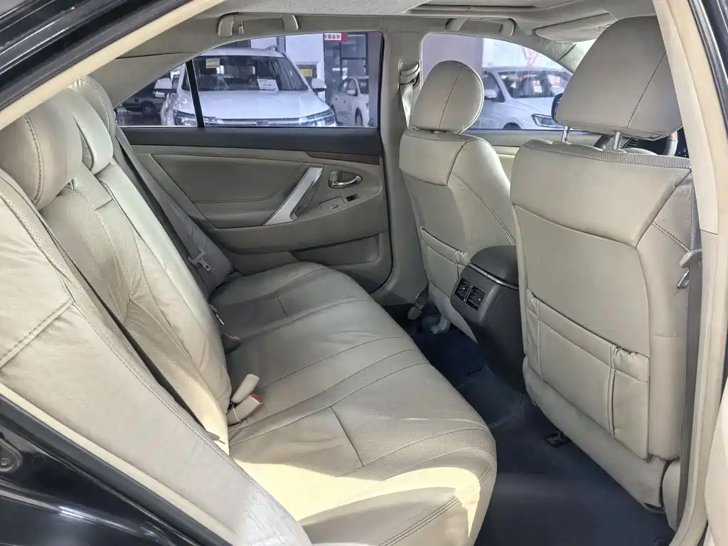 Toyota Camry 2009 — фото 10