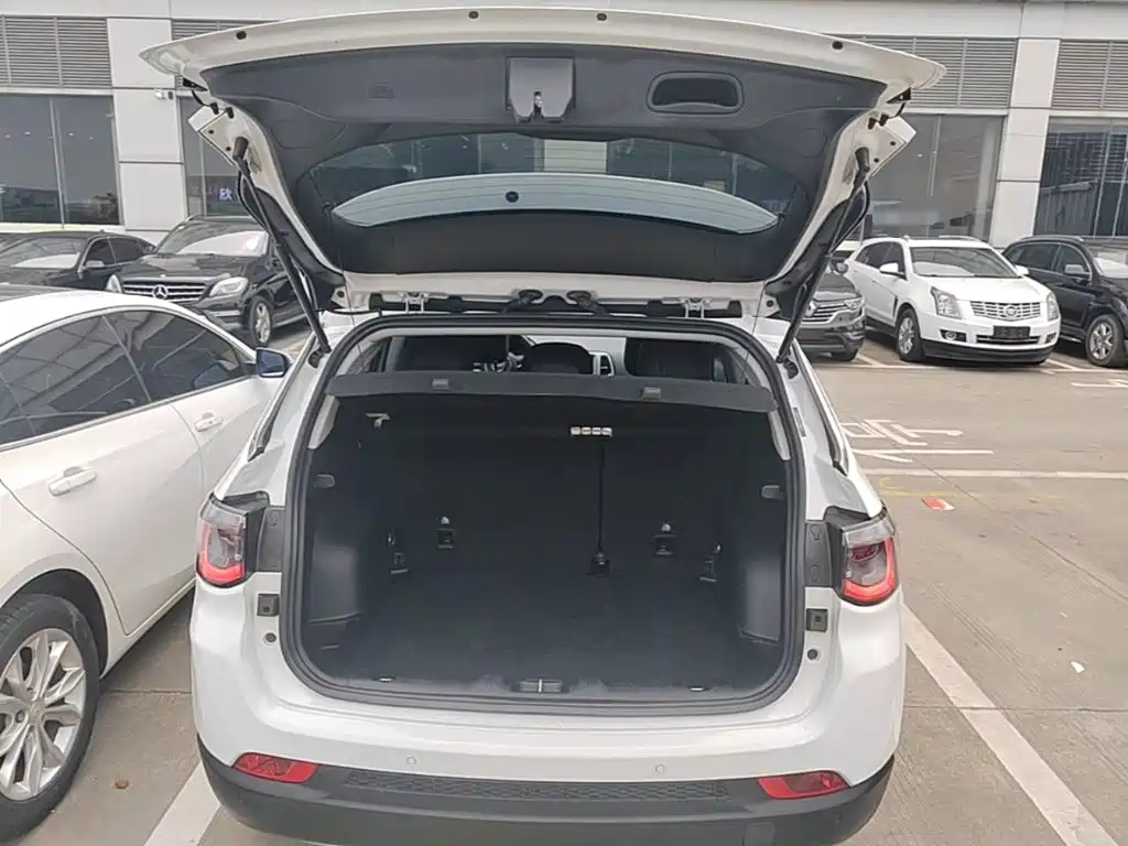 Jeep Compass 2020 — фото 19
