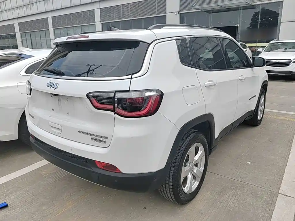 Jeep Compass 2020 — фото 7