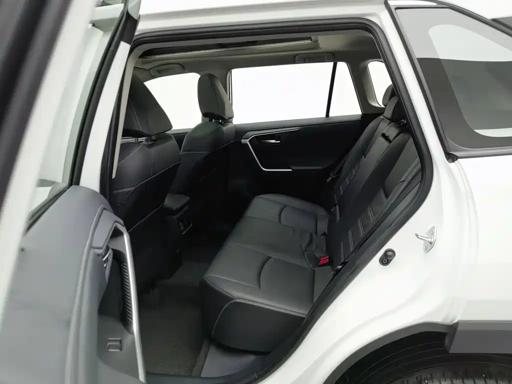 Toyota RAV4 2024 — фото 15