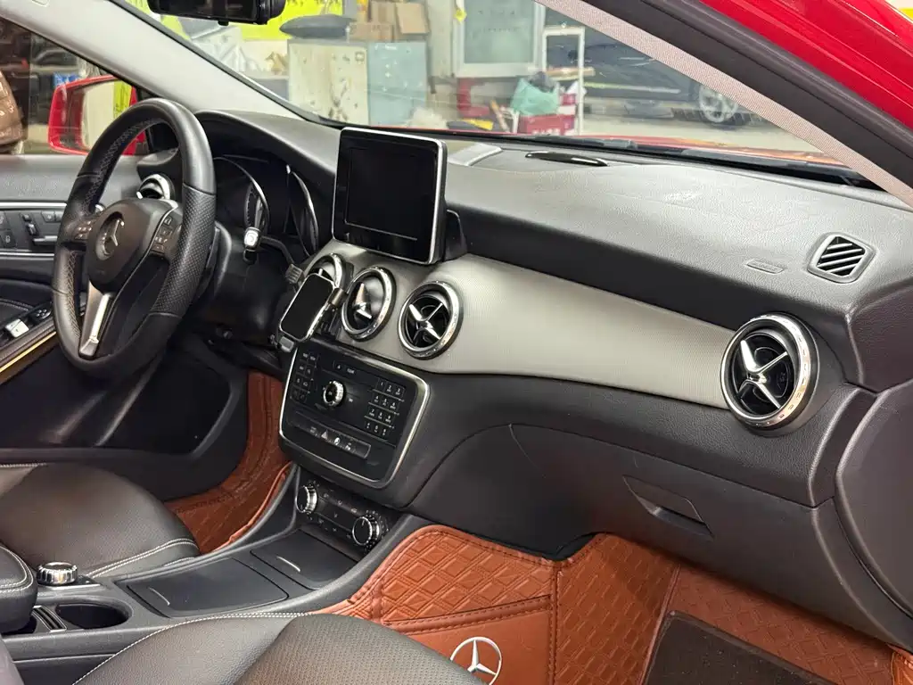 Mercedes-Benz GLA 2016 — фото 18