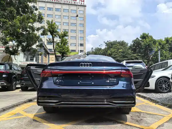 Audi A7L 2022