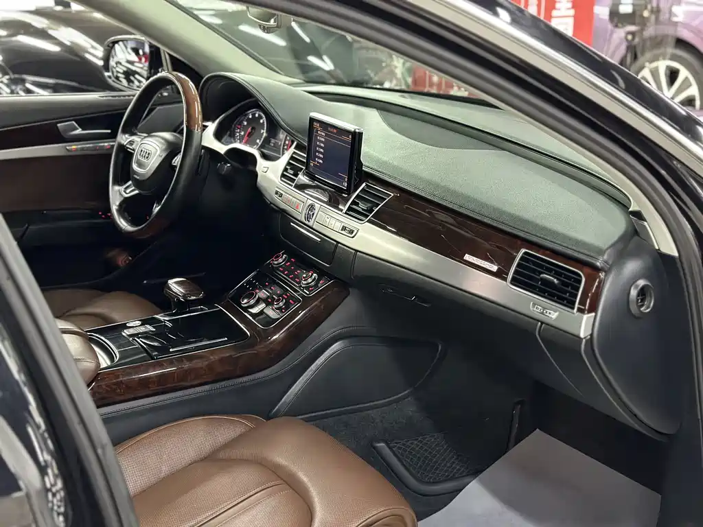 Audi A8 2014 — фото 11