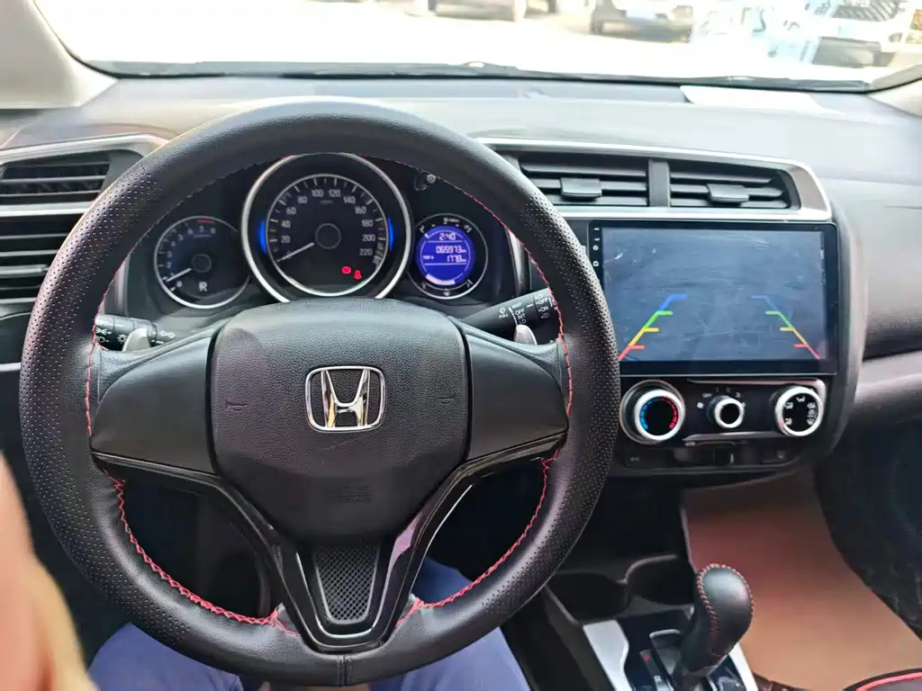 Honda Fit 2018 — фото 11