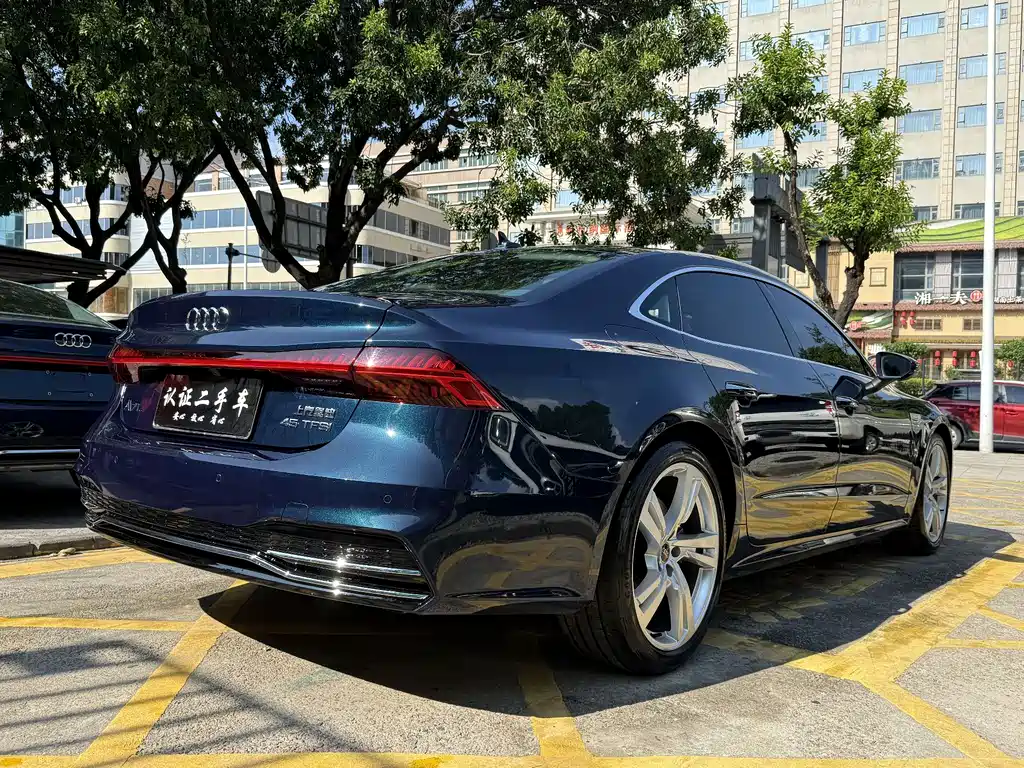Audi A7L 2023 — фото 13