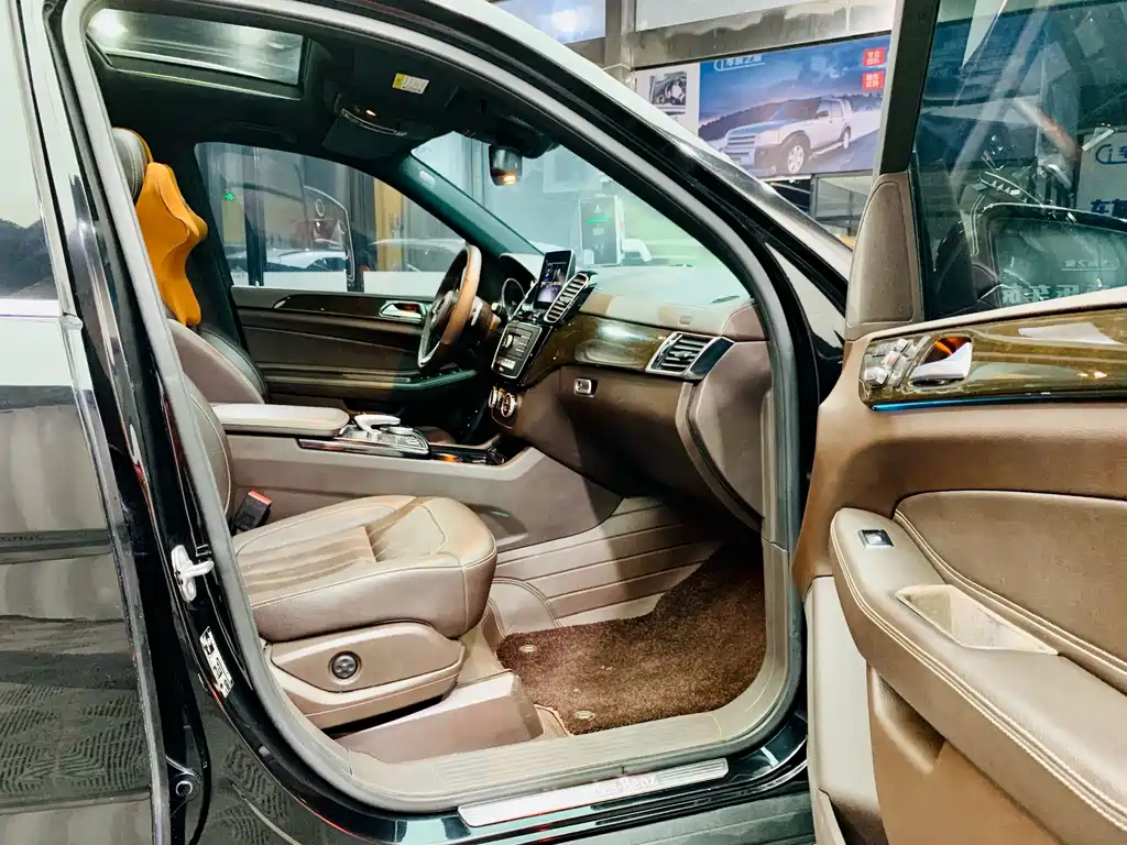 Mercedes-Benz GLS 2018 — фото 17