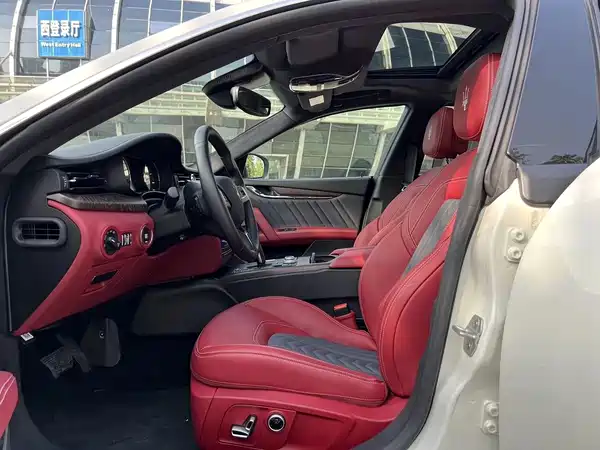 Maserati Quattroporte 2022