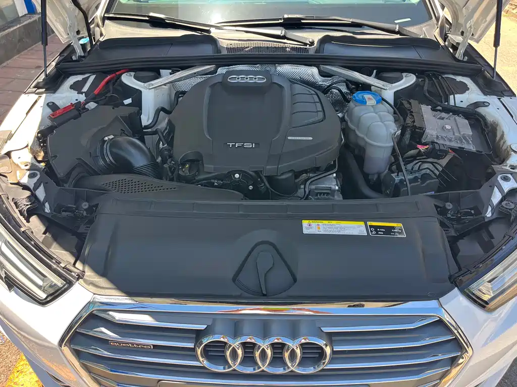 Audi A4L 2018 — фото 14