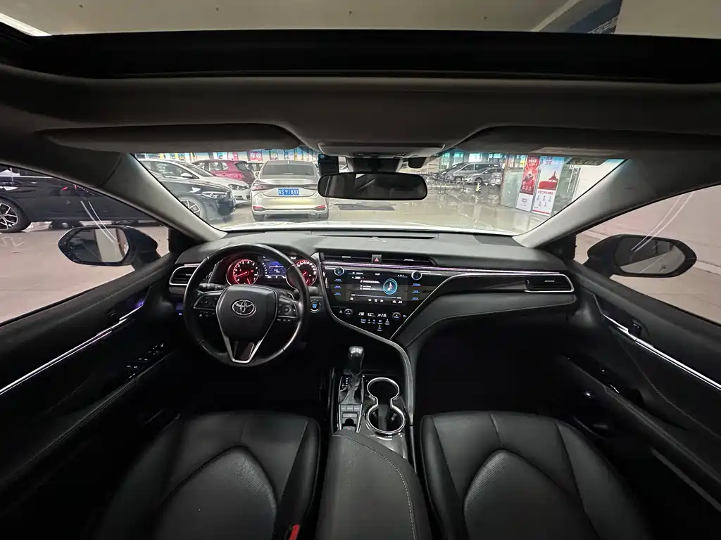 Toyota Camry 2020 — фото 15