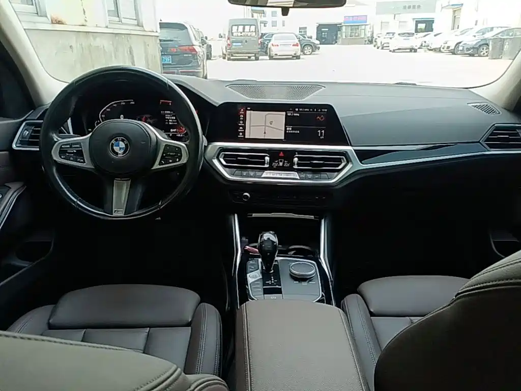BMW 3 Series 2021 — фото 10
