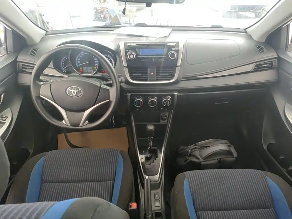 Toyota Yaris L 2016 — фото 10