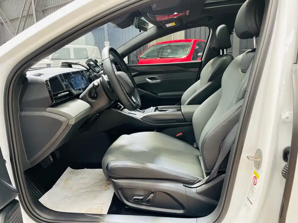 BYD Qin L 2026 — фото 15