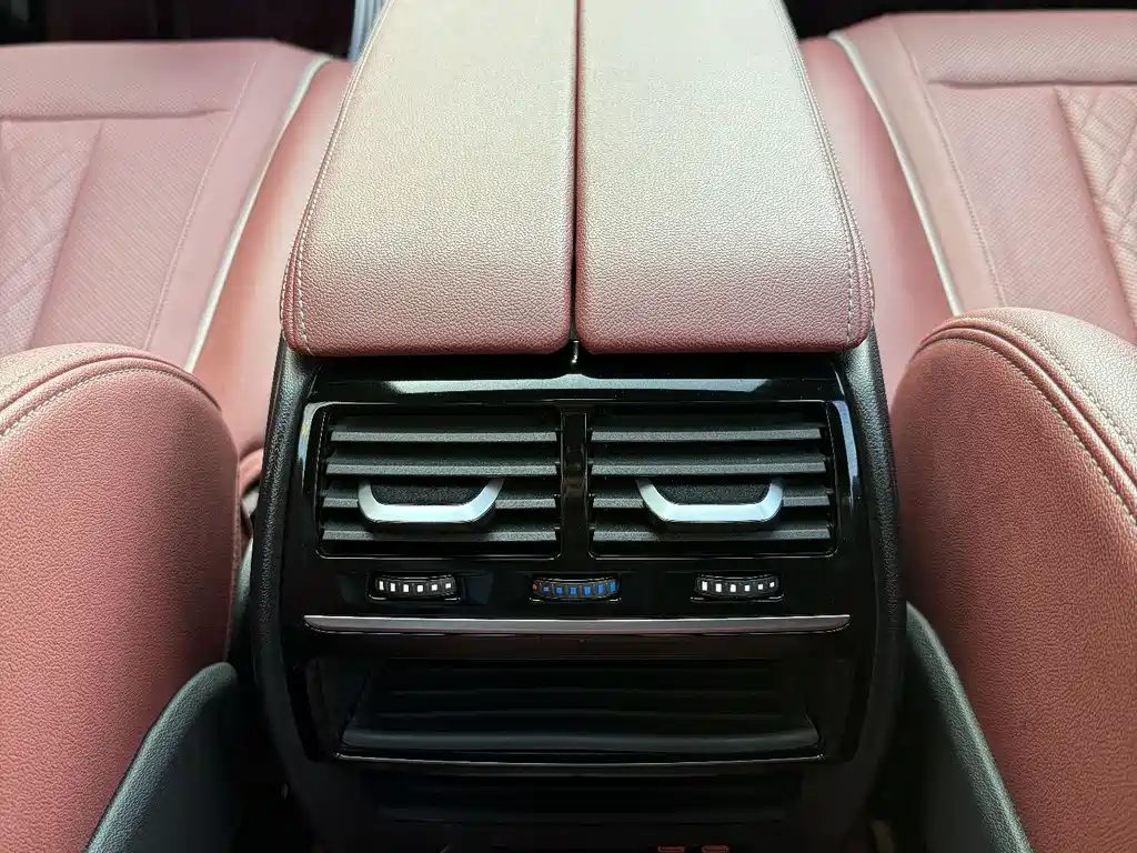 BMW 5 Series 2023 — фото 13