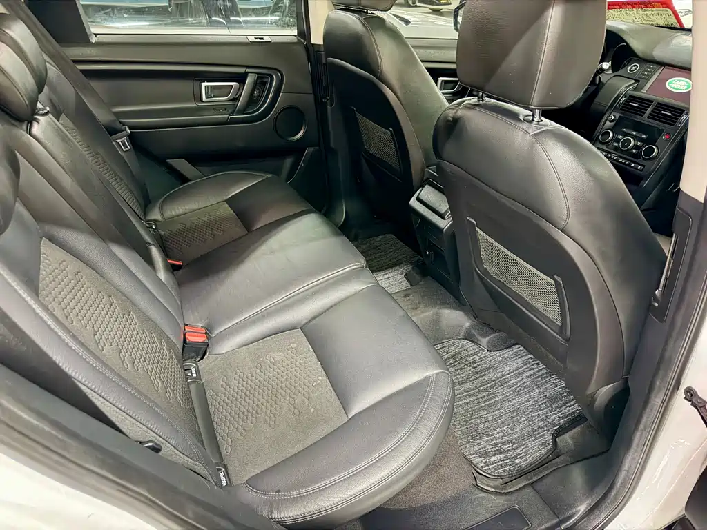 Land Rover Discovery Sport 2019 — фото 12